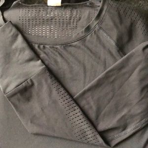 GapFit Long Sleeve Mesh Workout Shirt